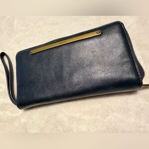 Fossil Liza Leather Zip Around Clutch Wallet